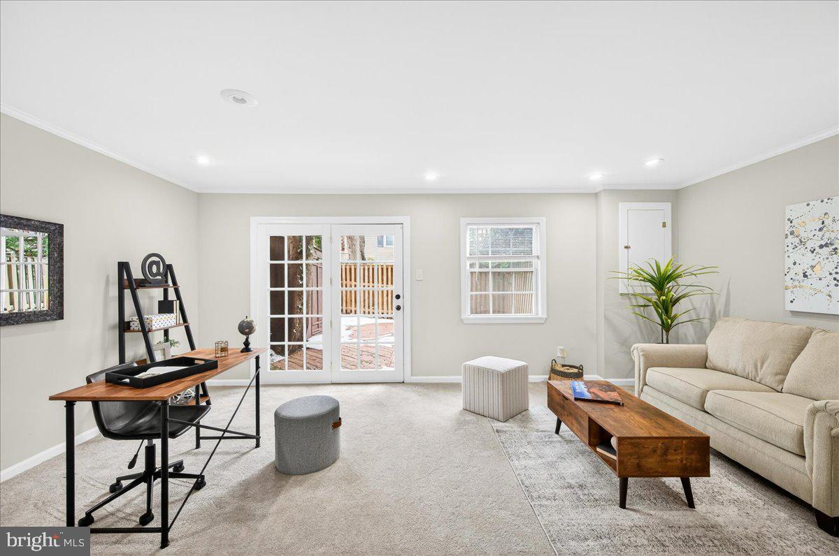 9512 MEADOW GROVE CT, BURKE, Virginia 22015, 3 Bedrooms Bedrooms, 12 Rooms Rooms,3 BathroomsBathrooms,Residential,For sale,9512 MEADOW GROVE CT,VAFX2290996 MLS # VAFX2290996