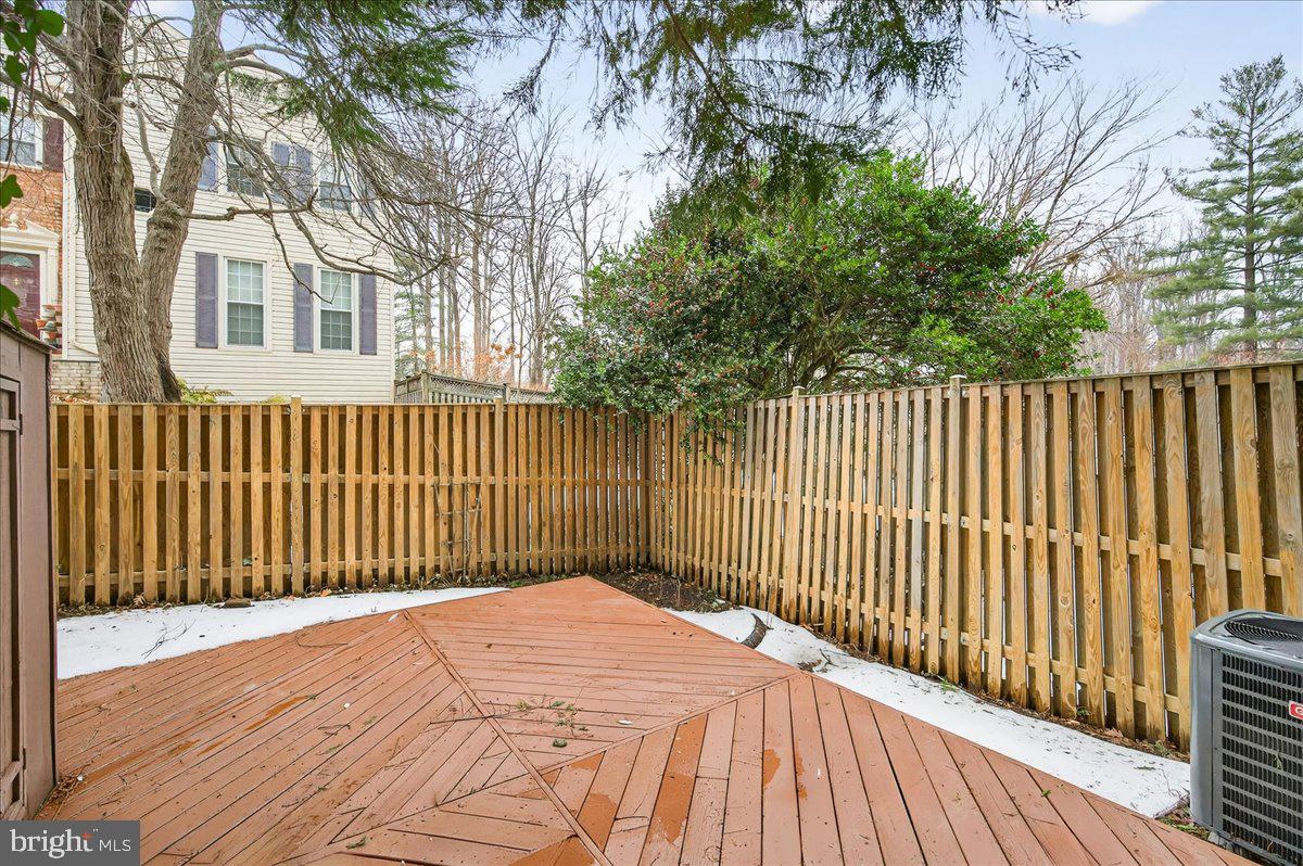 9512 MEADOW GROVE CT, BURKE, Virginia 22015, 3 Bedrooms Bedrooms, 12 Rooms Rooms,3 BathroomsBathrooms,Residential,For sale,9512 MEADOW GROVE CT,VAFX2290996 MLS # VAFX2290996