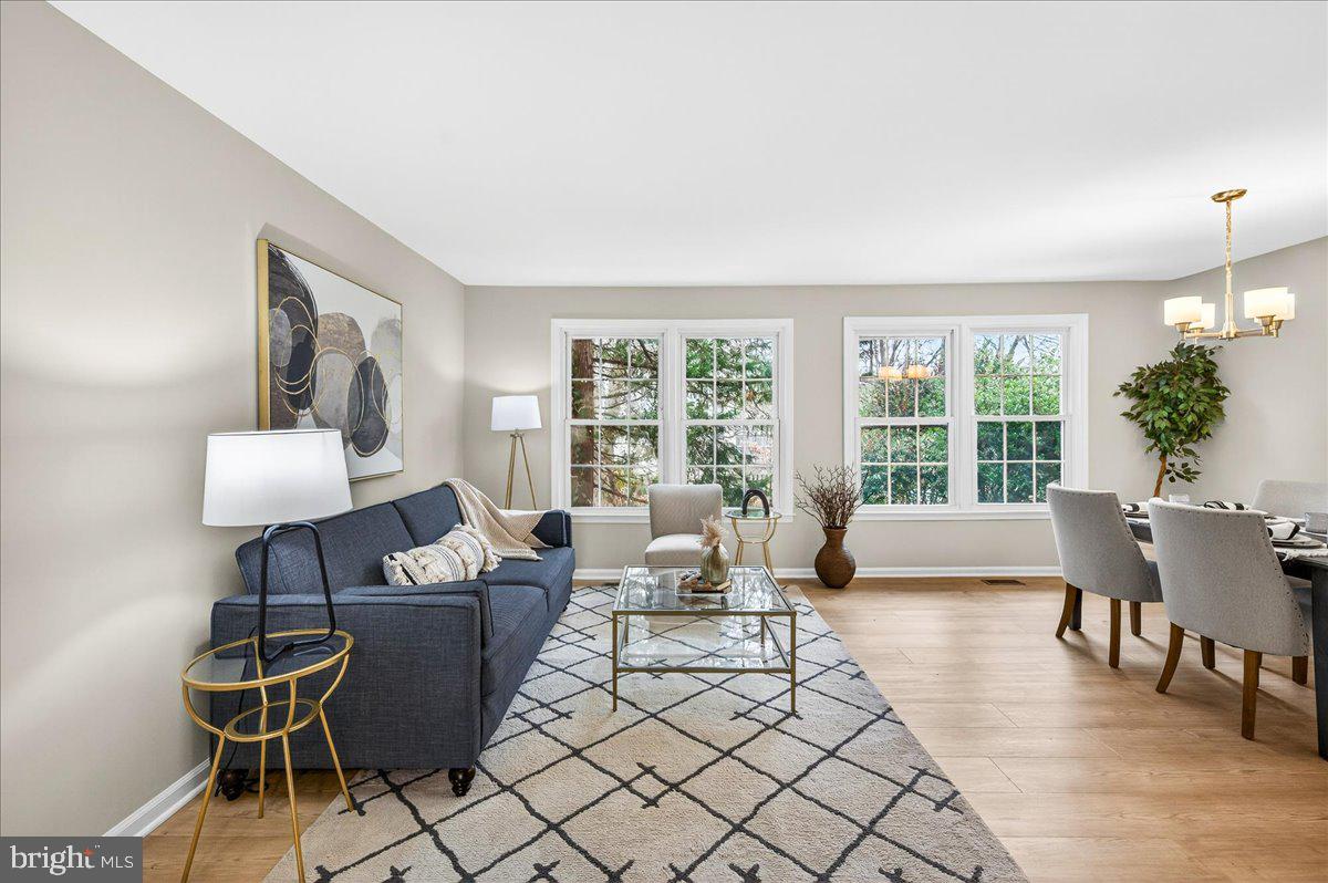 9512 MEADOW GROVE CT, BURKE, Virginia 22015, 3 Bedrooms Bedrooms, 12 Rooms Rooms,3 BathroomsBathrooms,Residential,For sale,9512 MEADOW GROVE CT,VAFX2290996 MLS # VAFX2290996