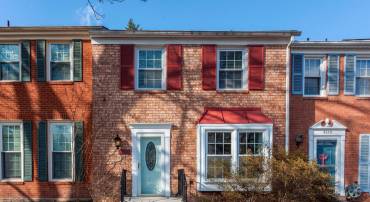 9512 MEADOW GROVE CT, BURKE, Virginia 22015, 3 Bedrooms Bedrooms, 12 Rooms Rooms,3 BathroomsBathrooms,Residential,For sale,9512 MEADOW GROVE CT,VAFX2290996 MLS # VAFX2290996