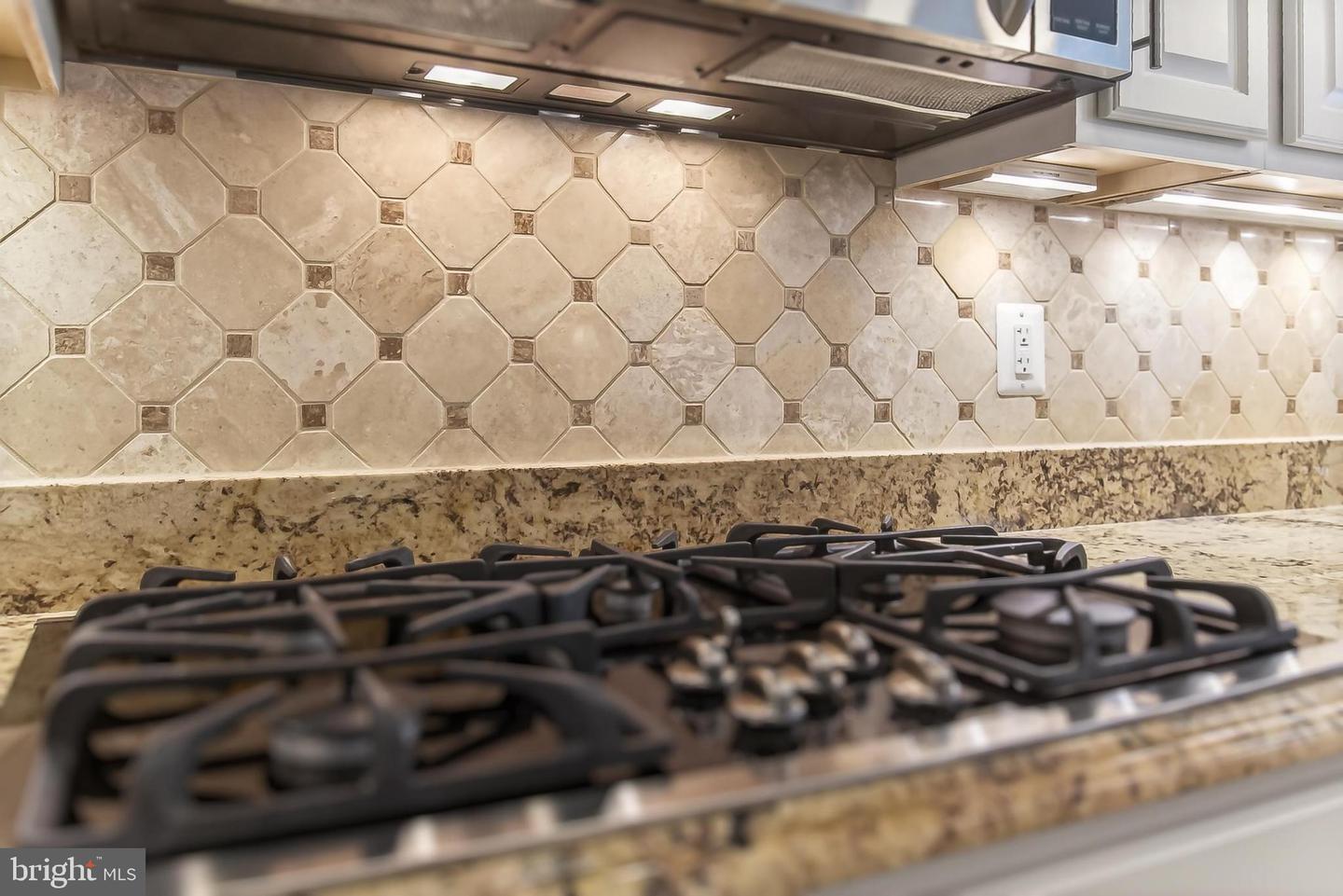 20687 GOLDEN RIDGE DR, ASHBURN, Virginia 20147, 3 Bedrooms Bedrooms, 15 Rooms Rooms,3 BathroomsBathrooms,Residential,For sale,20687 GOLDEN RIDGE DR,VALO2115924 MLS # VALO2115924