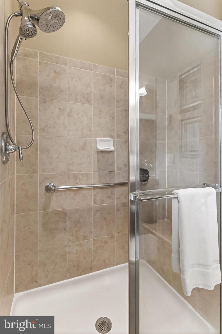 20687 GOLDEN RIDGE DR, ASHBURN, Virginia 20147, 3 Bedrooms Bedrooms, 15 Rooms Rooms,3 BathroomsBathrooms,Residential,For sale,20687 GOLDEN RIDGE DR,VALO2115924 MLS # VALO2115924