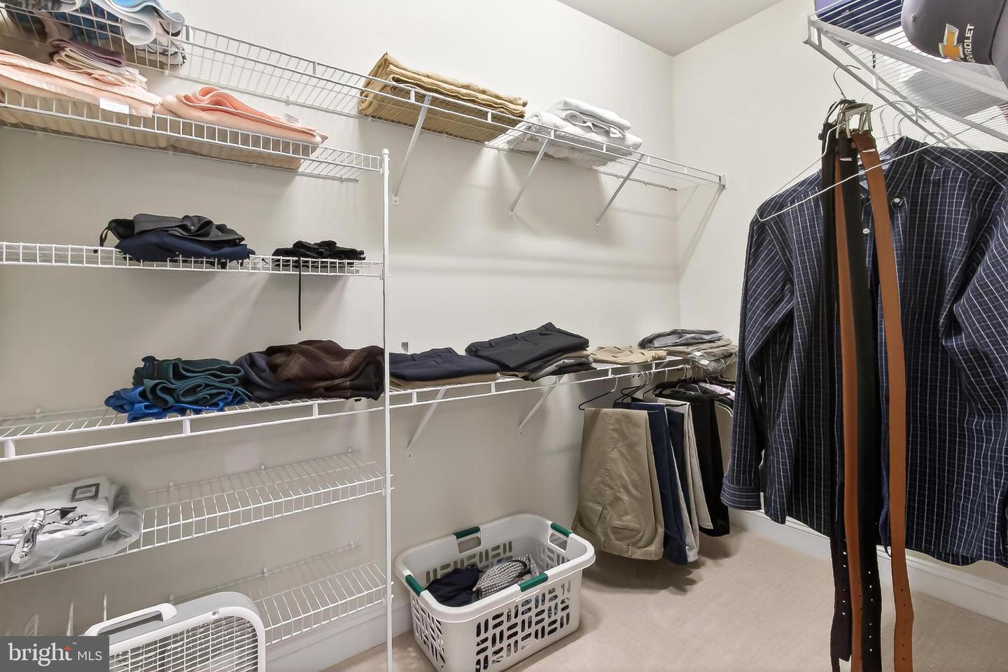 20687 GOLDEN RIDGE DR, ASHBURN, Virginia 20147, 3 Bedrooms Bedrooms, 15 Rooms Rooms,3 BathroomsBathrooms,Residential,For sale,20687 GOLDEN RIDGE DR,VALO2115924 MLS # VALO2115924