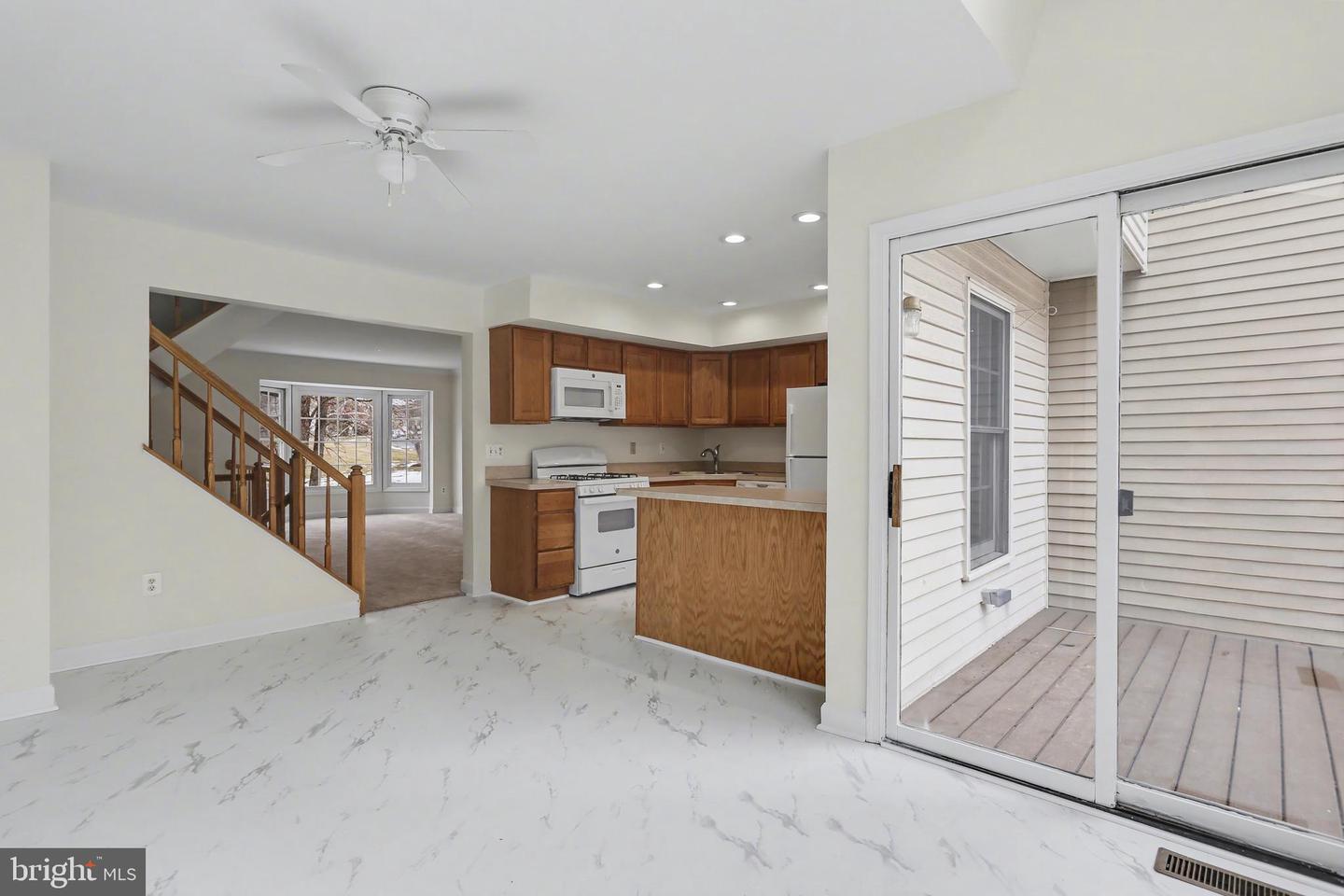 3752 FARMLAND DR, FAIRFAX, Virginia 22033, 4 Bedrooms Bedrooms, ,3 BathroomsBathrooms,Residential,For sale,3752 FARMLAND DR,VAFX2291116 MLS # VAFX2291116