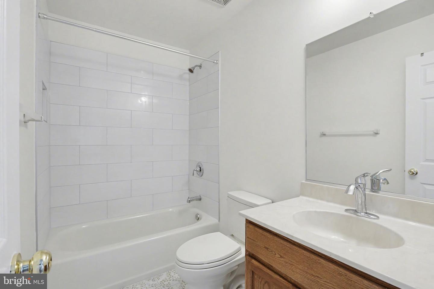 3752 FARMLAND DR, FAIRFAX, Virginia 22033, 4 Bedrooms Bedrooms, ,3 BathroomsBathrooms,Residential,For sale,3752 FARMLAND DR,VAFX2291116 MLS # VAFX2291116