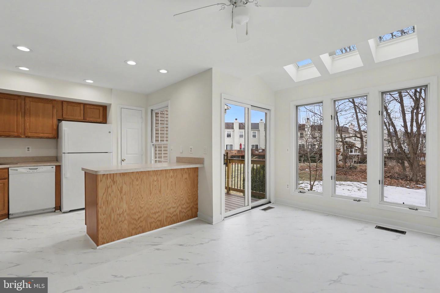 3752 FARMLAND DR, FAIRFAX, Virginia 22033, 4 Bedrooms Bedrooms, ,3 BathroomsBathrooms,Residential,For sale,3752 FARMLAND DR,VAFX2291116 MLS # VAFX2291116