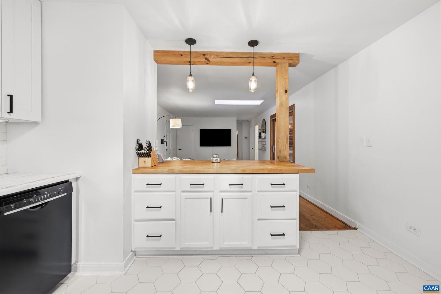 1002 GLENDALE RD, CHARLOTTESVILLE, Virginia 22901, 3 Bedrooms Bedrooms, ,2 BathroomsBathrooms,Residential,For sale,1002 GLENDALE RD,673290 MLS # 673290