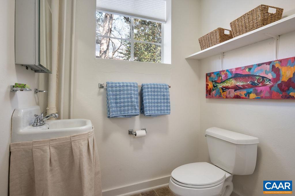 1621 MEADOWBROOK HEIGHTS RD, CHARLOTTESVILLE, Virginia 22901, 5 Bedrooms Bedrooms, ,3 BathroomsBathrooms,Residential,For sale,1621 MEADOWBROOK HEIGHTS RD,673294 MLS # 673294