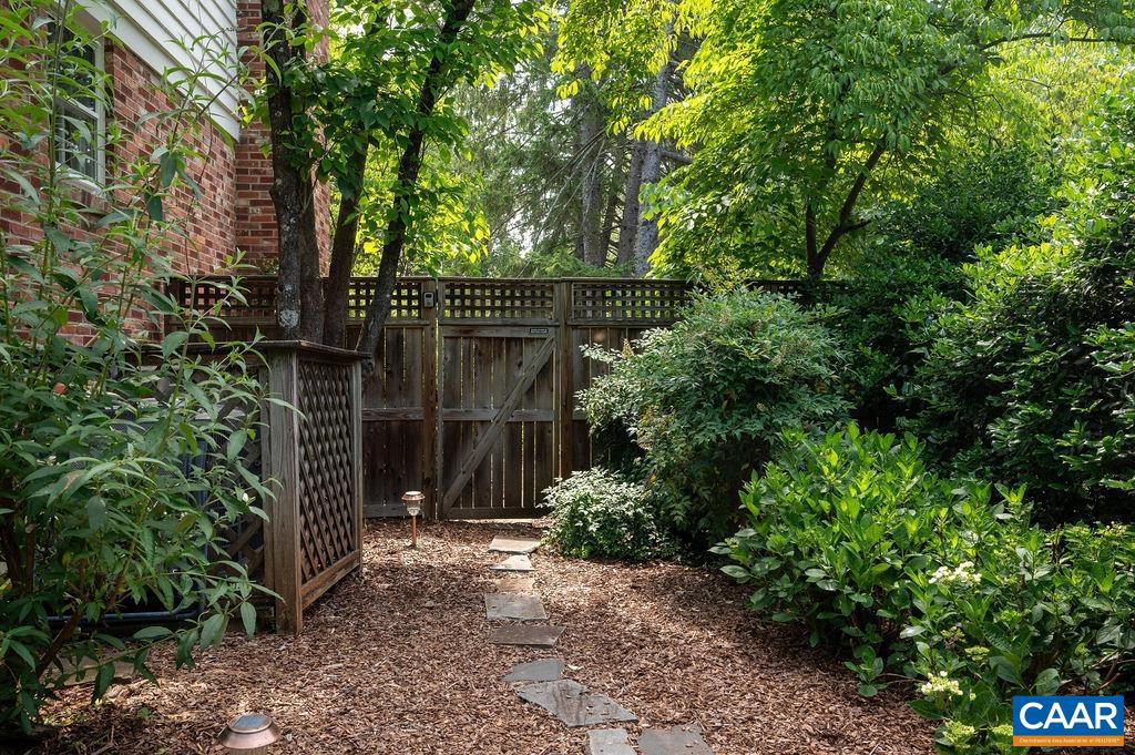 1621 MEADOWBROOK HEIGHTS RD, CHARLOTTESVILLE, Virginia 22901, 5 Bedrooms Bedrooms, ,3 BathroomsBathrooms,Residential,For sale,1621 MEADOWBROOK HEIGHTS RD,673294 MLS # 673294