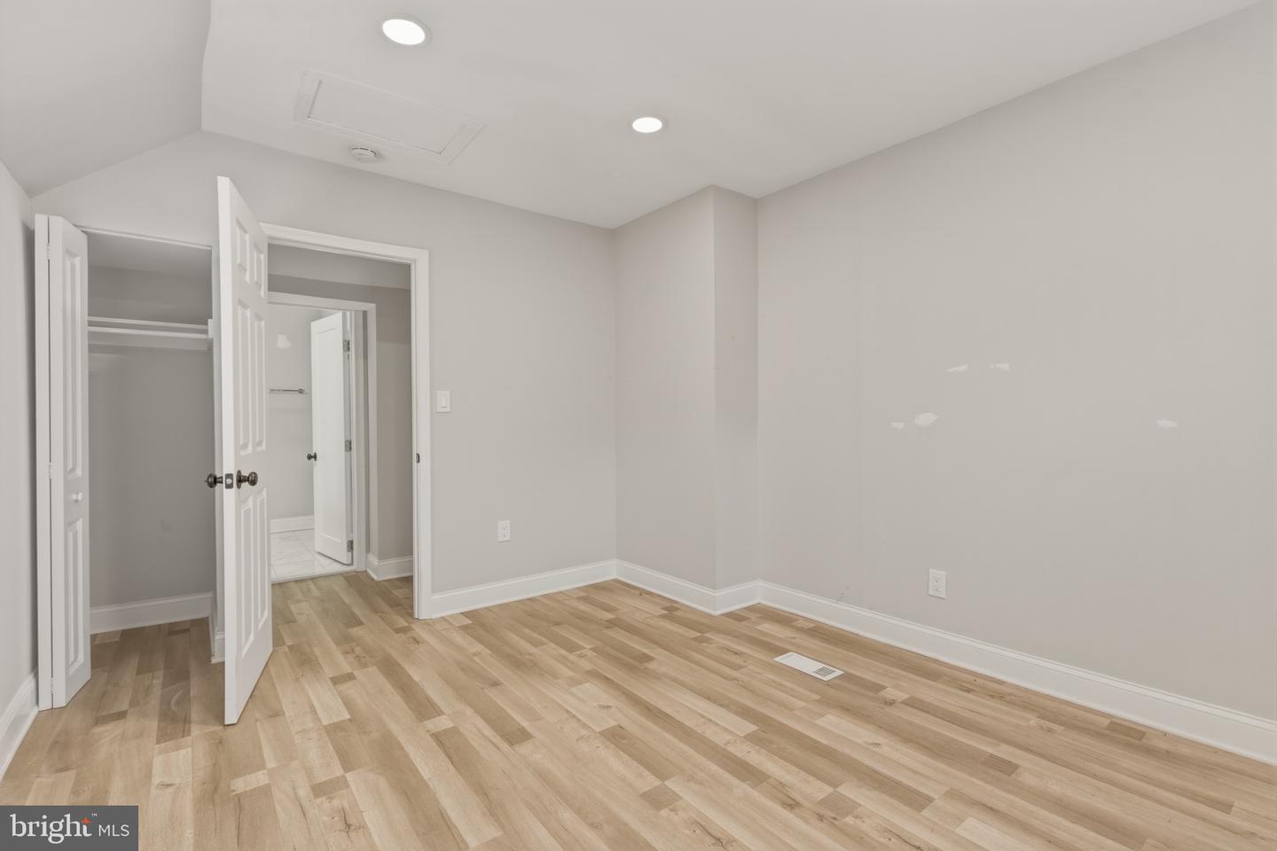 716 CROISSANT PL SE, WASHINGTON, District Of Columbia 20019, ,Residential,For sale,716 CROISSANT PL SE,DCDC2246296 MLS # DCDC2246296