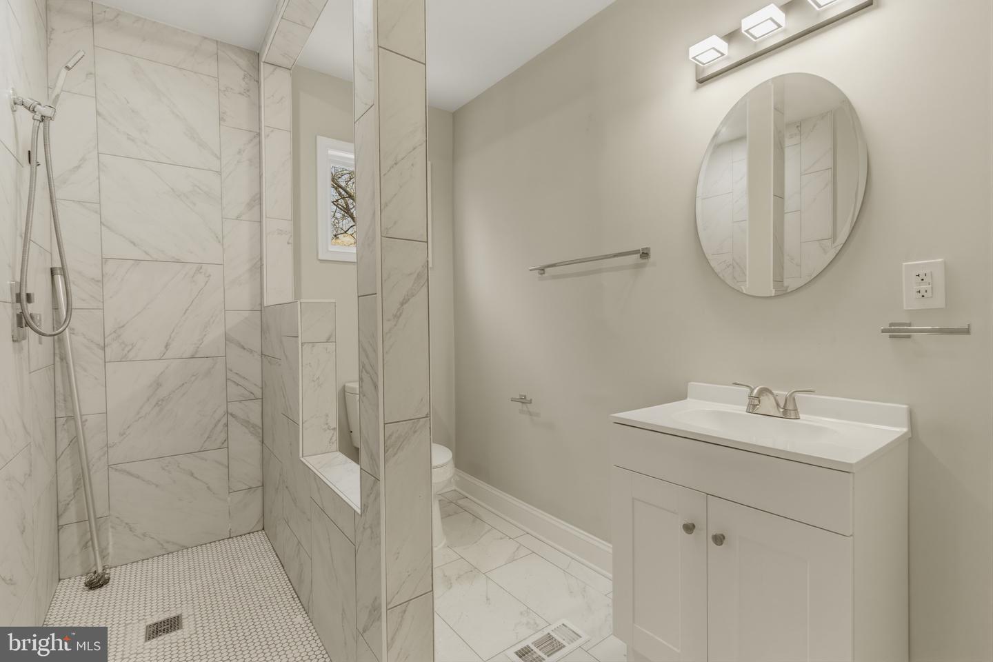 716 CROISSANT PL SE, WASHINGTON, District Of Columbia 20019, ,Residential,For sale,716 CROISSANT PL SE,DCDC2246296 MLS # DCDC2246296