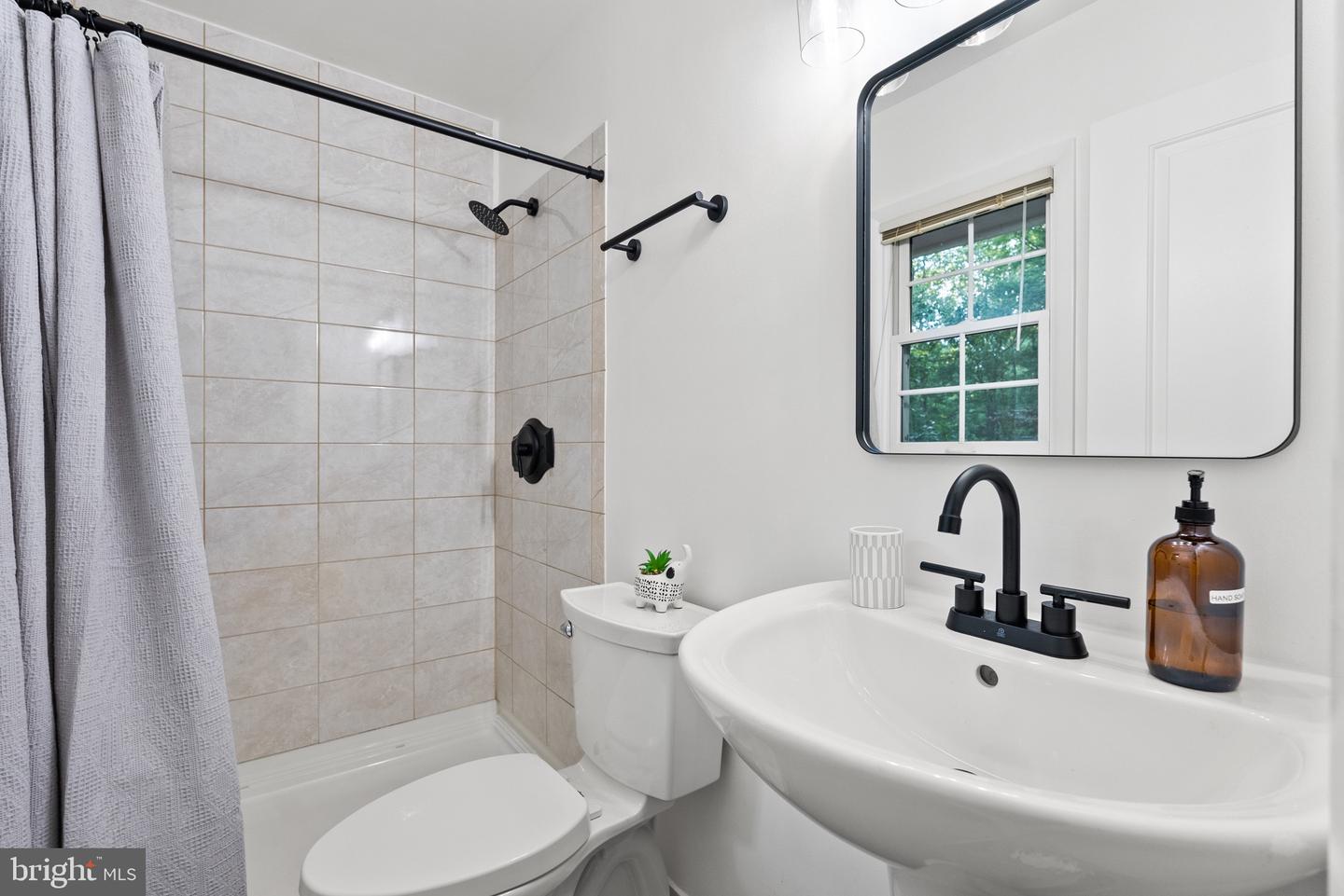 5232 AMPTHILL DR, ALEXANDRIA, Virginia 22312, 4 Bedrooms Bedrooms, ,3 BathroomsBathrooms,Residential,For sale,5232 AMPTHILL DR,VAFX2291224 MLS # VAFX2291224 5232 AMPTHILL DR, ALEXANDRIA, Virginia 22312, 4 Bedrooms Bedrooms, ,3 BathroomsBathrooms,Residential,For sale,5232 AMPTHILL DR,VAFX2291224 MLS # VAFX2291224