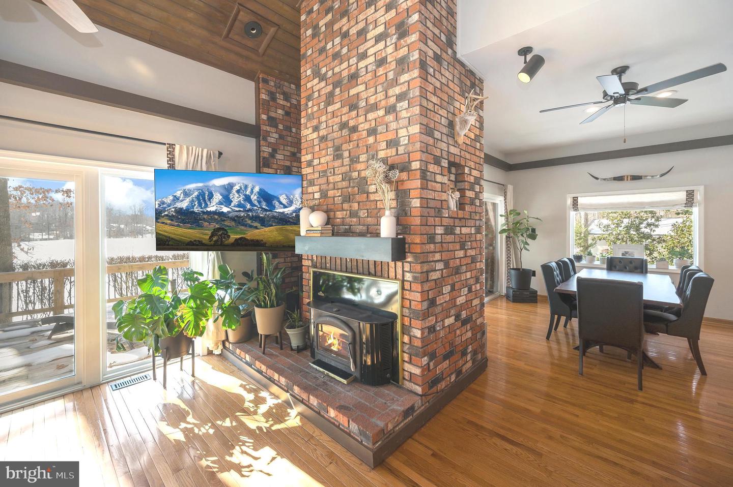 111 CHESTERFIELD CT, LOCUST GROVE, Virginia 22508, 3 Bedrooms Bedrooms, ,3 BathroomsBathrooms,Residential,For sale,111 CHESTERFIELD CT,VAOR2013310 MLS # VAOR2013310