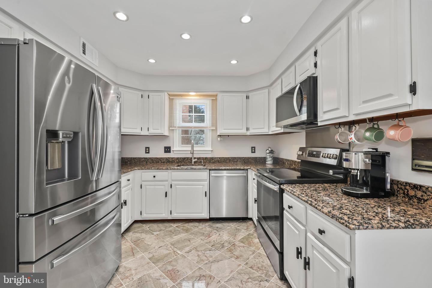 3606 CANOE BIRCH CT, FAIRFAX, Virginia 22033, 5 Bedrooms Bedrooms, ,3 BathroomsBathrooms,Residential,For sale,3606 CANOE BIRCH CT,VAFX2291336 MLS # VAFX2291336