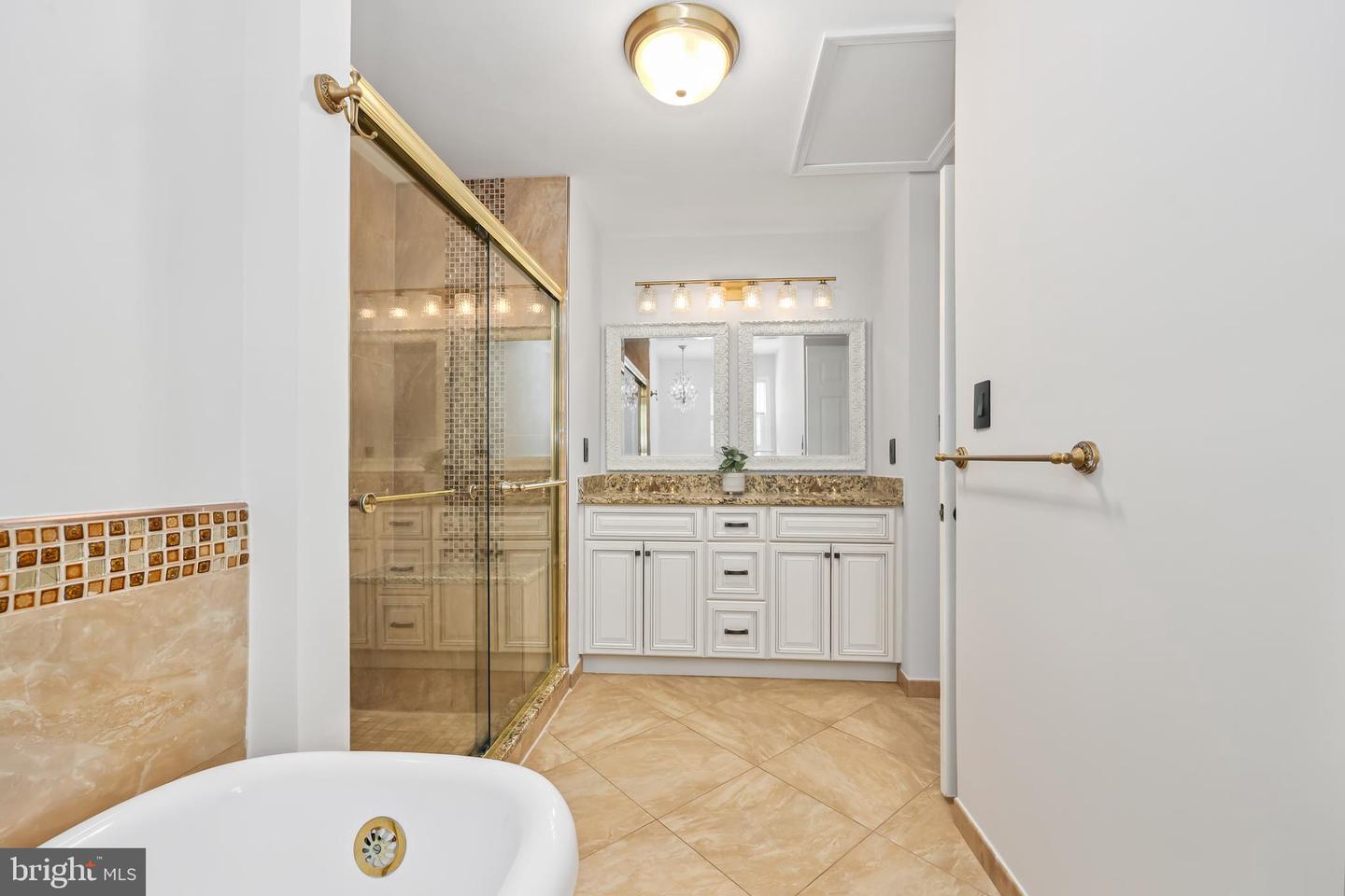 3606 CANOE BIRCH CT, FAIRFAX, Virginia 22033, 5 Bedrooms Bedrooms, ,3 BathroomsBathrooms,Residential,For sale,3606 CANOE BIRCH CT,VAFX2291336 MLS # VAFX2291336