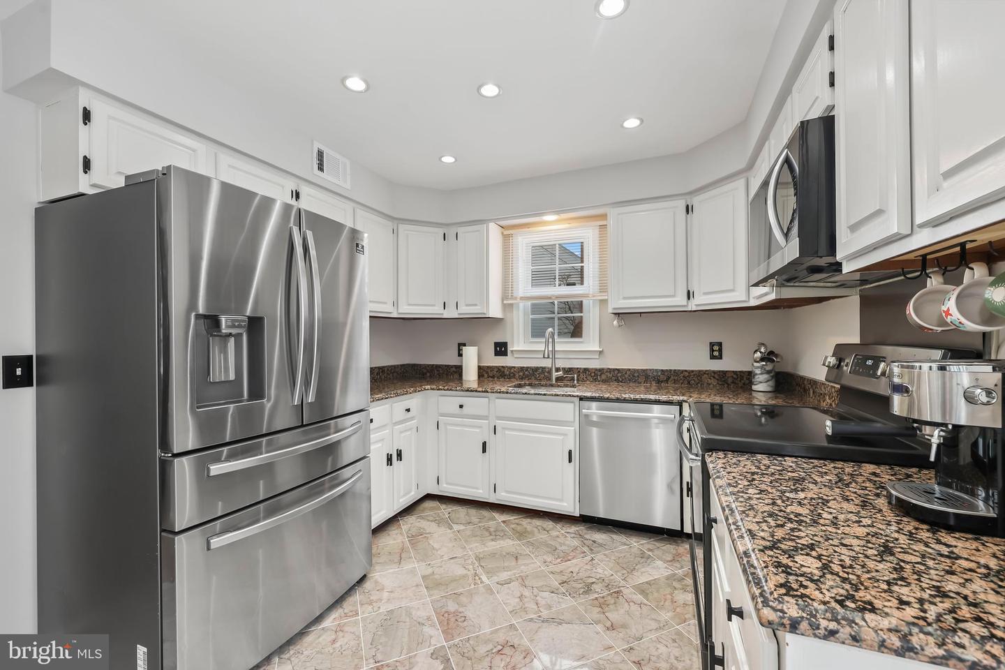 3606 CANOE BIRCH CT, FAIRFAX, Virginia 22033, 5 Bedrooms Bedrooms, ,3 BathroomsBathrooms,Residential,For sale,3606 CANOE BIRCH CT,VAFX2291336 MLS # VAFX2291336