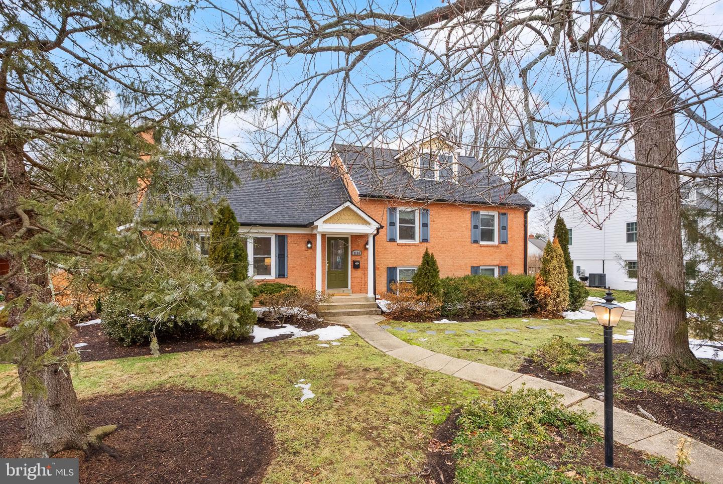 1114 ALDEN RD, ALEXANDRIA, Virginia 22308, 4 Bedrooms Bedrooms, ,3 BathroomsBathrooms,Residential,For sale,1114 ALDEN RD,VAFX2291356 MLS # VAFX2291356