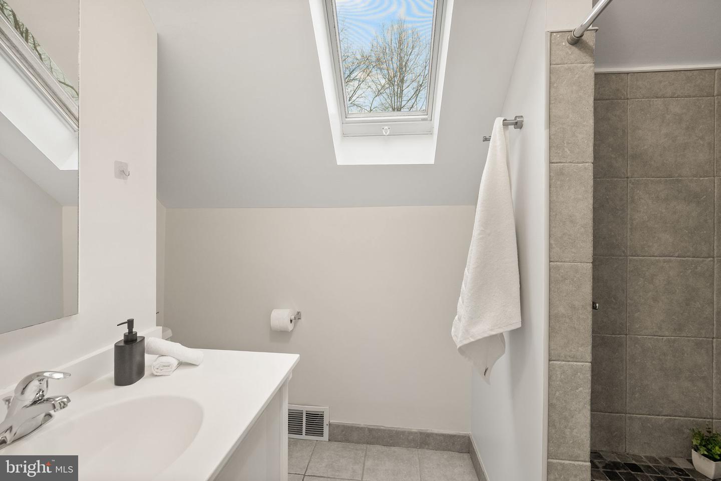 1114 ALDEN RD, ALEXANDRIA, Virginia 22308, 4 Bedrooms Bedrooms, ,3 BathroomsBathrooms,Residential,For sale,1114 ALDEN RD,VAFX2291356 MLS # VAFX2291356