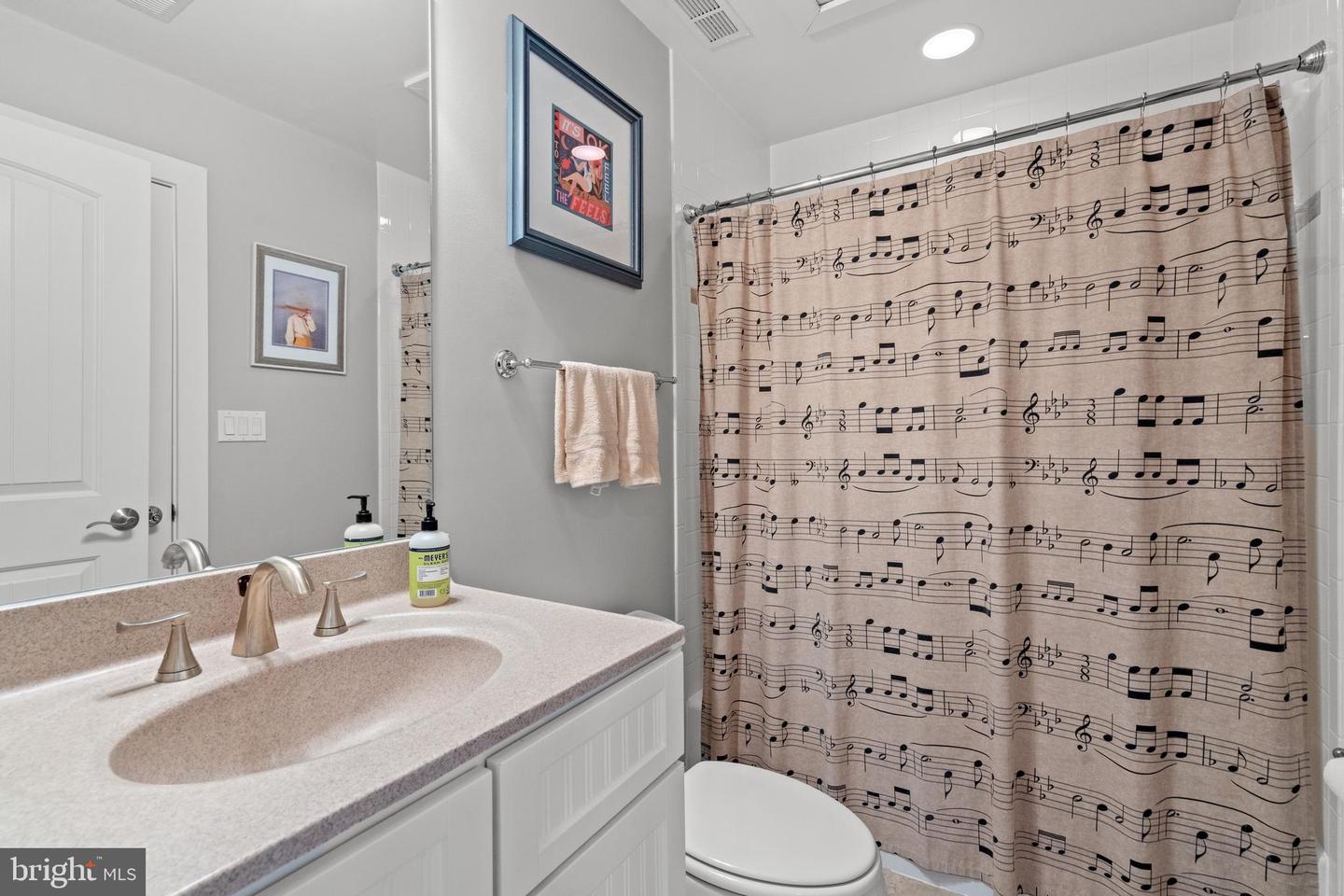 1464 HARVARD ST NW #10, WASHINGTON, District Of Columbia 20009, 2 Bedrooms Bedrooms, ,2 BathroomsBathrooms,Residential,For sale,1464 HARVARD ST NW #10,DCDC2246468 MLS # DCDC2246468