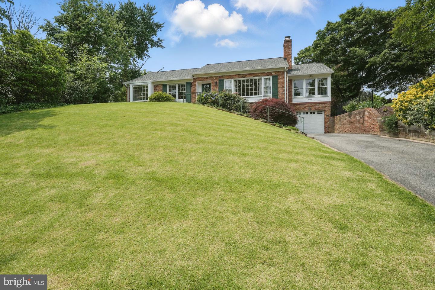 6622 SKYLINE CT, ALEXANDRIA, Virginia 22307, 3 Bedrooms Bedrooms, ,3 BathroomsBathrooms,Residential,For sale,6622 SKYLINE CT,VAFX2291478 MLS # VAFX2291478