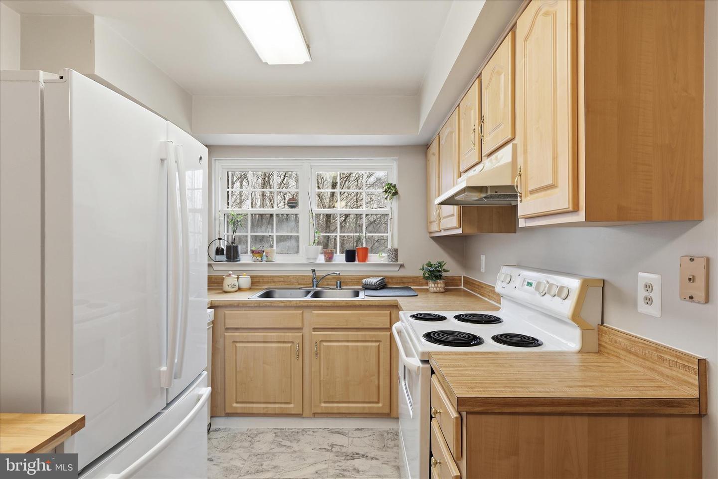 12161 CHAUCER LN #12161, WOODBRIDGE, Virginia 22192, 2 Bedrooms Bedrooms, ,2 BathroomsBathrooms,Residential,For sale,12161 CHAUCER LN #12161,VAPW2112680 MLS # VAPW2112680