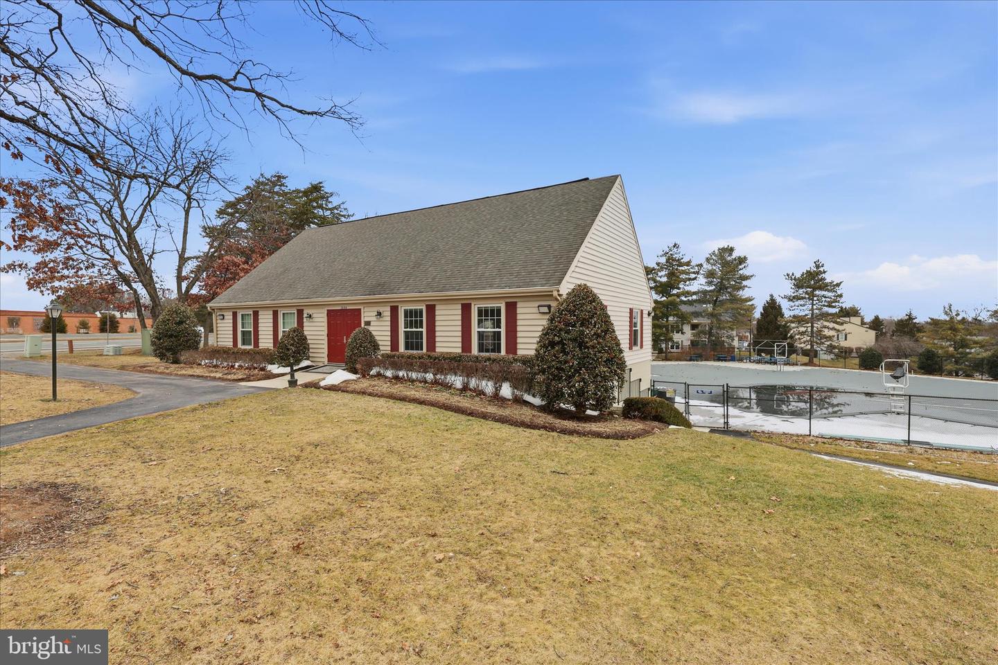 12161 CHAUCER LN #12161, WOODBRIDGE, Virginia 22192, 2 Bedrooms Bedrooms, ,2 BathroomsBathrooms,Residential,For sale,12161 CHAUCER LN #12161,VAPW2112680 MLS # VAPW2112680