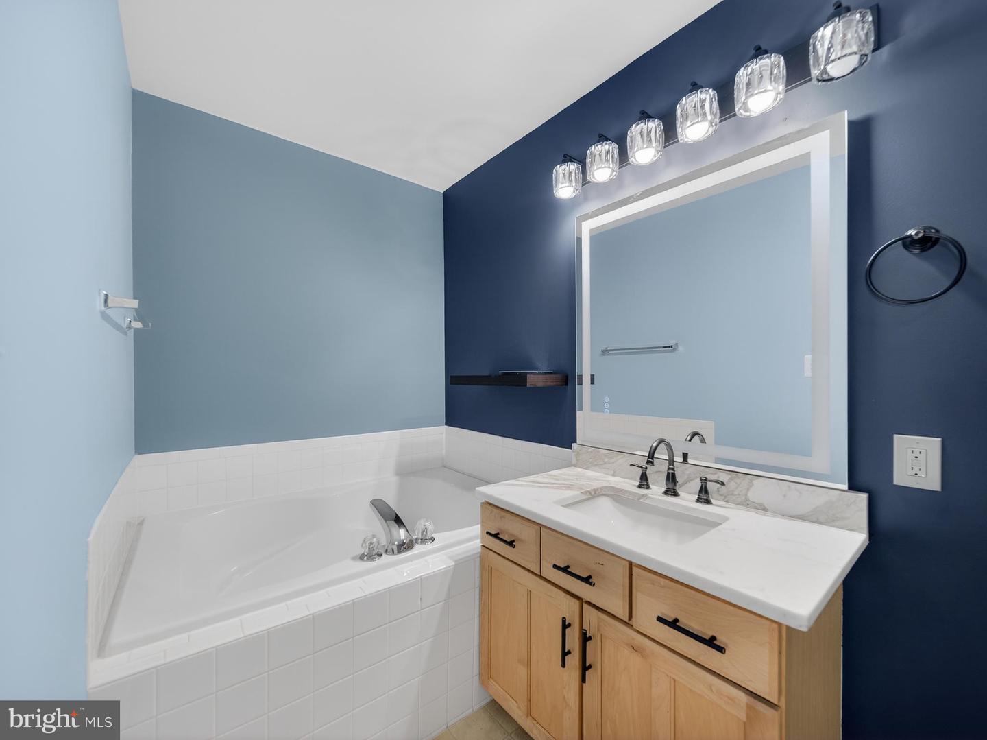 564 SPARKLEBERRY TER NE, LEESBURG, Virginia 20176, 3 Bedrooms Bedrooms, ,3 BathroomsBathrooms,Residential,For sale,564 SPARKLEBERRY TER NE,VALO2110426 MLS # VALO2110426