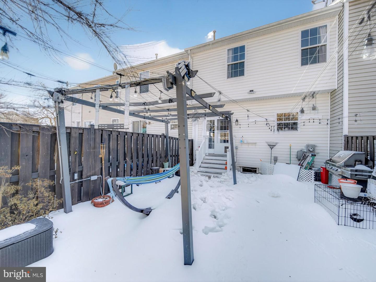 564 SPARKLEBERRY TER NE, LEESBURG, Virginia 20176, 3 Bedrooms Bedrooms, ,3 BathroomsBathrooms,Residential,For sale,564 SPARKLEBERRY TER NE,VALO2110426 MLS # VALO2110426