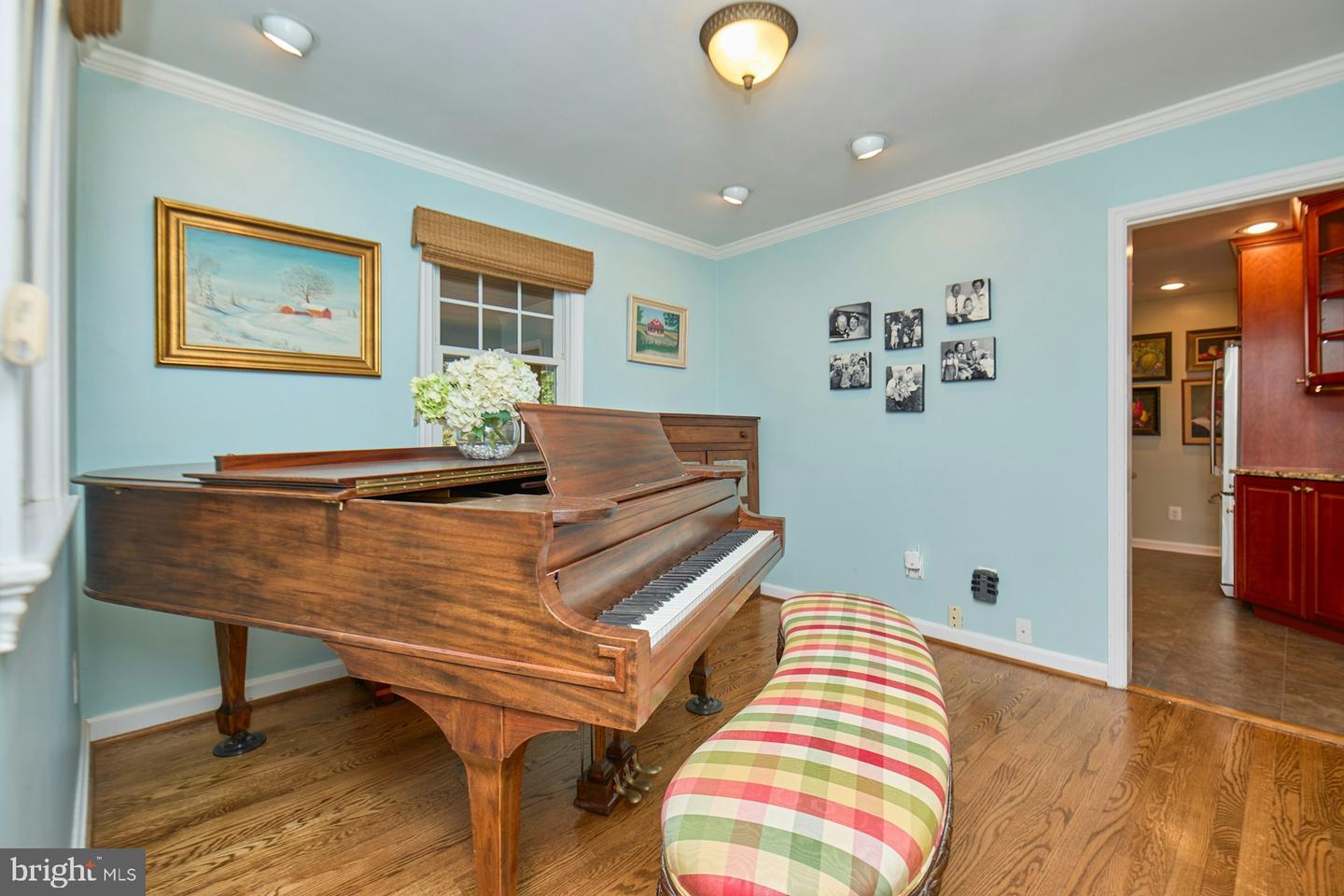 3032 CRANE DR, FALLS CHURCH, Virginia 22042, 3 Bedrooms Bedrooms, ,3 BathroomsBathrooms,Residential,For sale,3032 CRANE DR,VAFX2278504 MLS # VAFX2278504