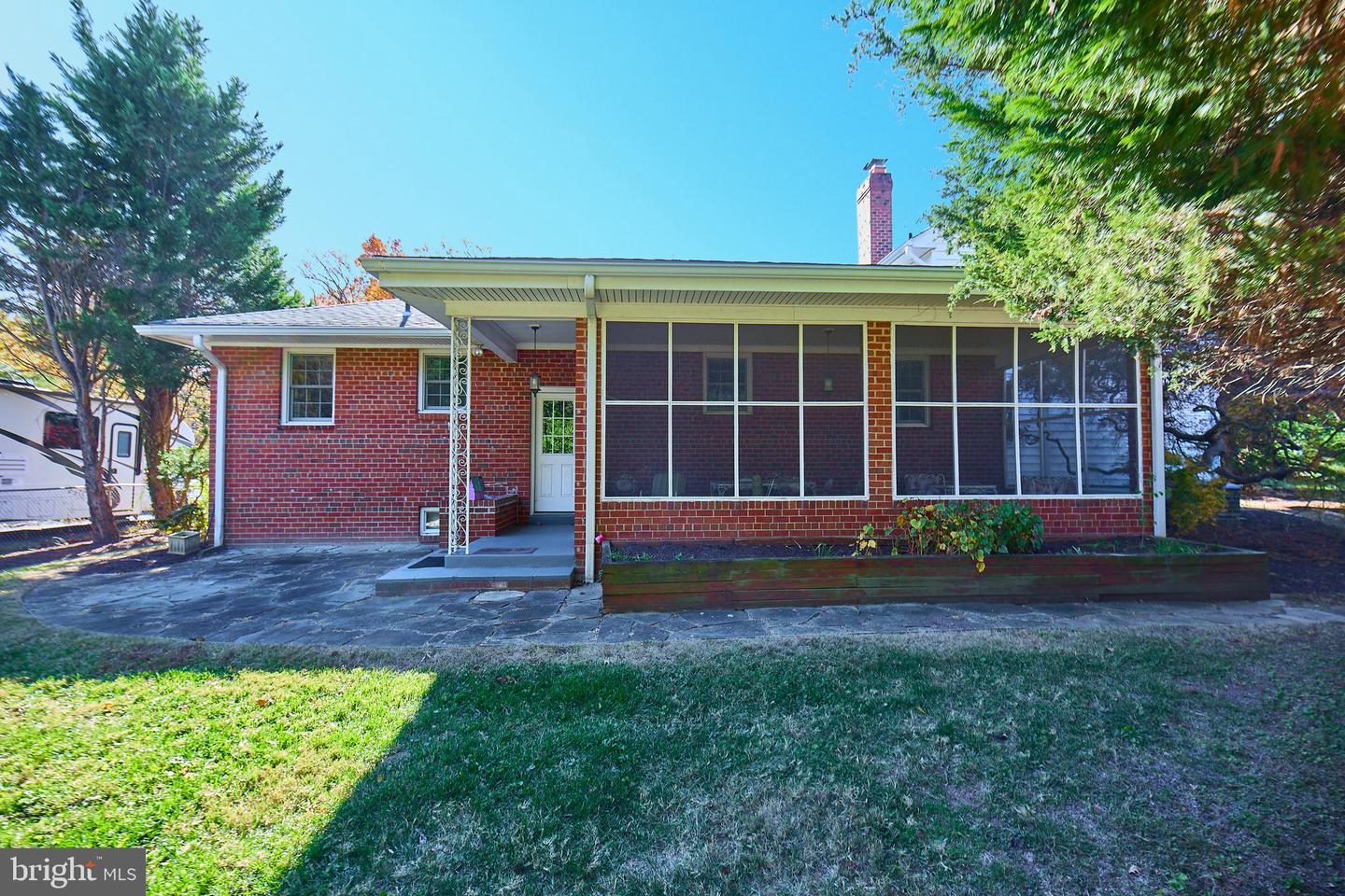 3032 CRANE DR, FALLS CHURCH, Virginia 22042, 3 Bedrooms Bedrooms, ,3 BathroomsBathrooms,Residential,For sale,3032 CRANE DR,VAFX2278504 MLS # VAFX2278504