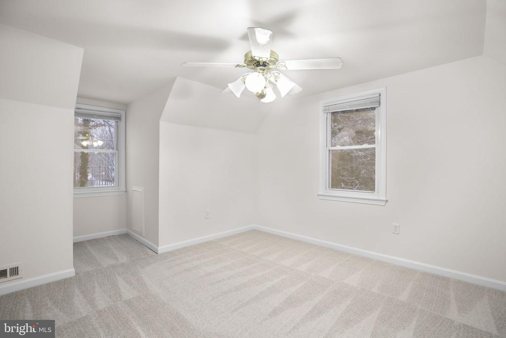 323 BURMAN LN, FREDERICKSBURG, Virginia 22407, 3 Bedrooms Bedrooms, ,2 BathroomsBathrooms,Residential,323 BURMAN LN,VASP2039006 MLS # VASP2039006