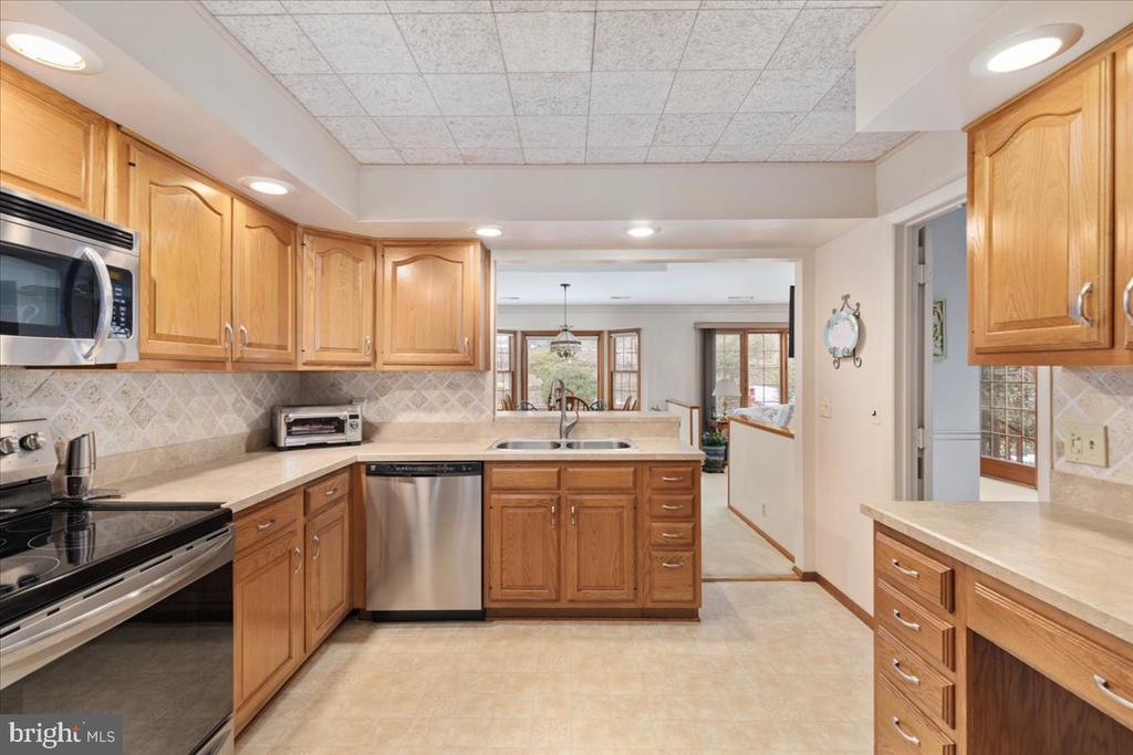 6670 KELLY RD, WARRENTON, Virginia, 5 Bedrooms Bedrooms, ,3 BathroomsBathrooms,Residential,6670 KELLY RD,VAFQ2020534 MLS # VAFQ2020534