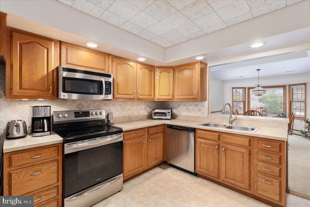 6670 KELLY RD, WARRENTON, Virginia, 5 Bedrooms Bedrooms, ,3 BathroomsBathrooms,Residential,6670 KELLY RD,VAFQ2020534 MLS # VAFQ2020534