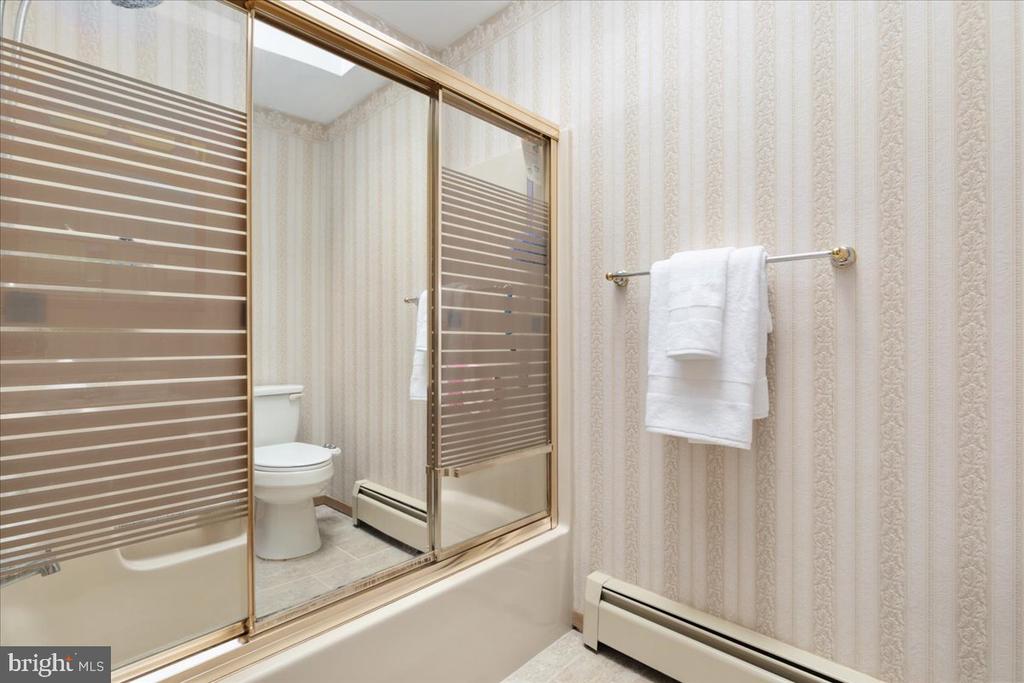 6670 KELLY RD, WARRENTON, Virginia, 5 Bedrooms Bedrooms, ,3 BathroomsBathrooms,Residential,6670 KELLY RD,VAFQ2020534 MLS # VAFQ2020534