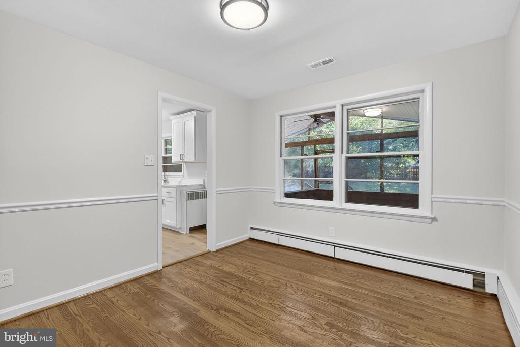 6741 MAXWELL AVE, WARRENTON, Virginia, 3 Bedrooms Bedrooms, ,2 BathroomsBathrooms,Residential,6741 MAXWELL AVE,VAFQ2020596 MLS # VAFQ2020596