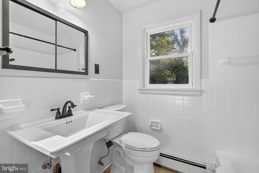 6741 MAXWELL AVE, WARRENTON, Virginia, 3 Bedrooms Bedrooms, ,2 BathroomsBathrooms,Residential,6741 MAXWELL AVE,VAFQ2020596 MLS # VAFQ2020596