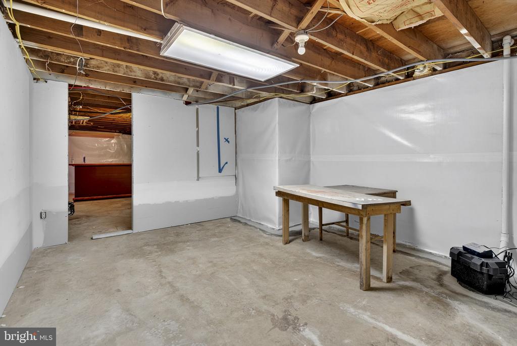 6741 MAXWELL AVE, WARRENTON, Virginia, 3 Bedrooms Bedrooms, ,2 BathroomsBathrooms,Residential,6741 MAXWELL AVE,VAFQ2020596 MLS # VAFQ2020596