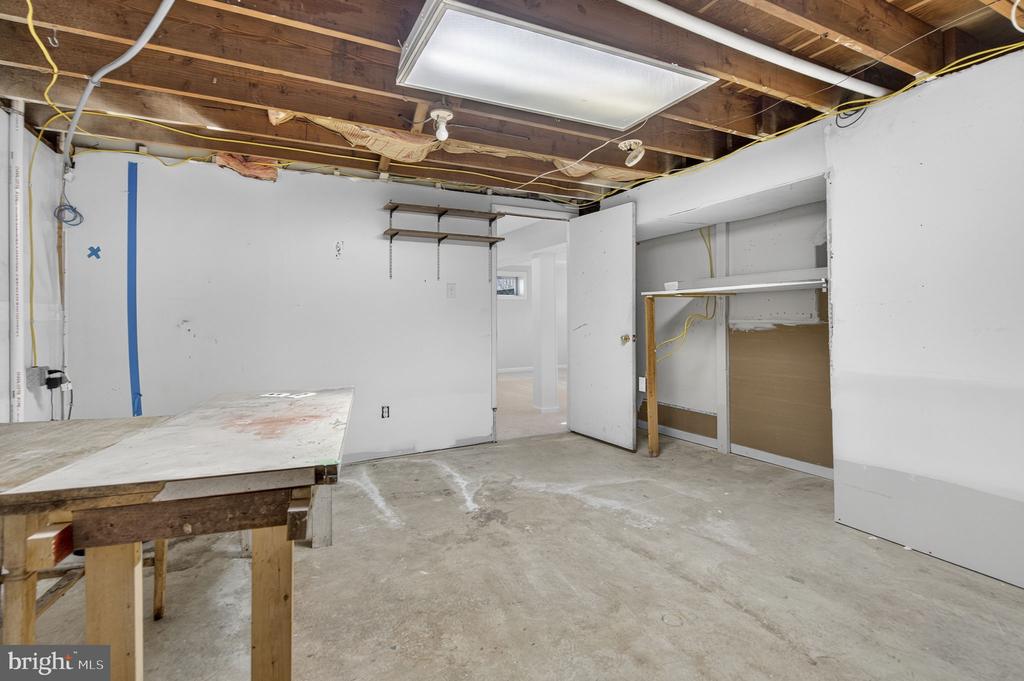 6741 MAXWELL AVE, WARRENTON, Virginia, 3 Bedrooms Bedrooms, ,2 BathroomsBathrooms,Residential,6741 MAXWELL AVE,VAFQ2020596 MLS # VAFQ2020596