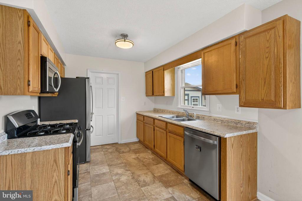 1524 KESTRAL CT, CULPEPER, Virginia 22701, 3 Bedrooms Bedrooms, ,2 BathroomsBathrooms,Residential,1524 KESTRAL CT,VACU2012692 MLS # VACU2012692