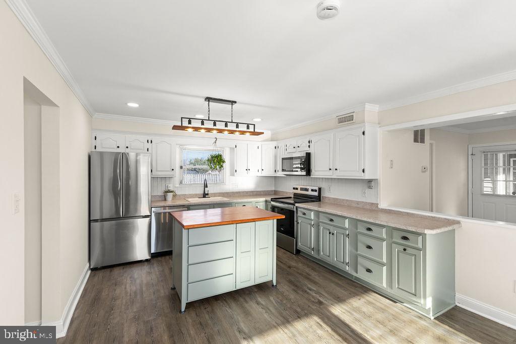 503 S MAPLE CT, STERLING, Virginia 20164, 4 Bedrooms Bedrooms, ,2 BathroomsBathrooms,Residential,For sale,503 S MAPLE CT,VALO2110996 MLS # VALO2110996 503 S MAPLE CT, STERLING, Virginia 20164, 4 Bedrooms Bedrooms, ,2 BathroomsBathrooms,Residential,For sale,503 S MAPLE CT,VALO2110996 MLS # VALO2110996