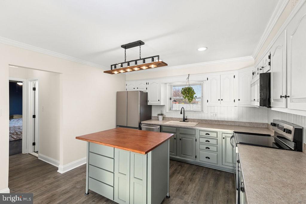 503 S MAPLE CT, STERLING, Virginia 20164, 4 Bedrooms Bedrooms, ,2 BathroomsBathrooms,Residential,For sale,503 S MAPLE CT,VALO2110996 MLS # VALO2110996 503 S MAPLE CT, STERLING, Virginia 20164, 4 Bedrooms Bedrooms, ,2 BathroomsBathrooms,Residential,For sale,503 S MAPLE CT,VALO2110996 MLS # VALO2110996