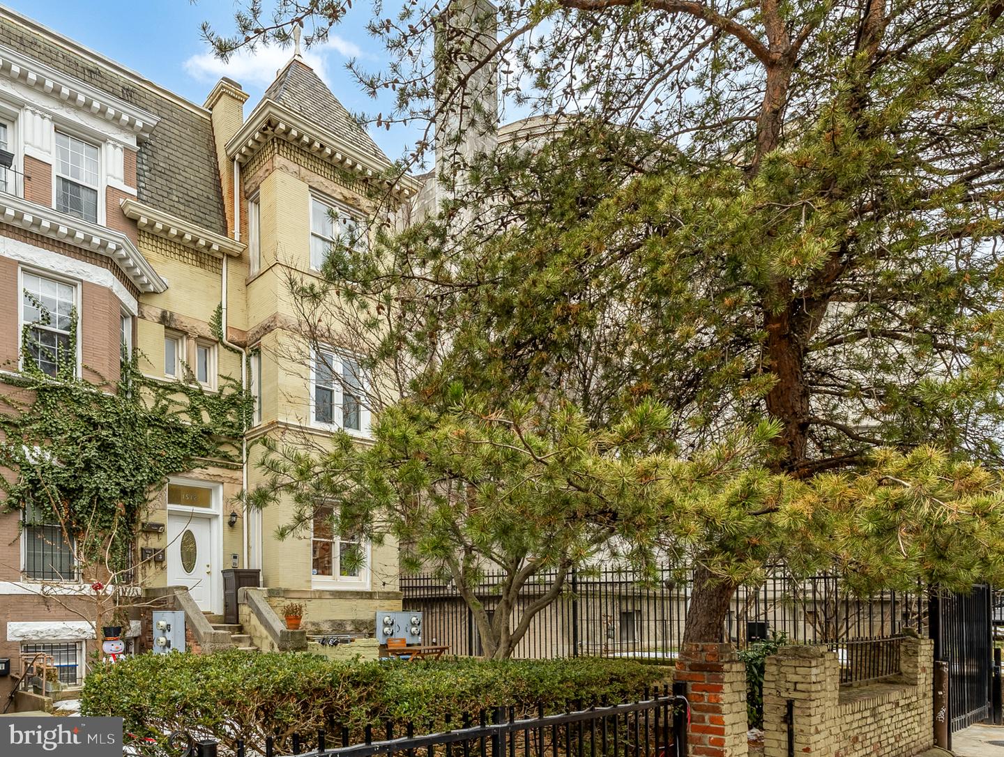 1512 PARK RD NW #2, WASHINGTON, District Of Columbia 20010, 2 Bedrooms Bedrooms, ,2 BathroomsBathrooms,Residential,For sale,1512 PARK RD NW #2,DCDC2231900 MLS # DCDC2231900