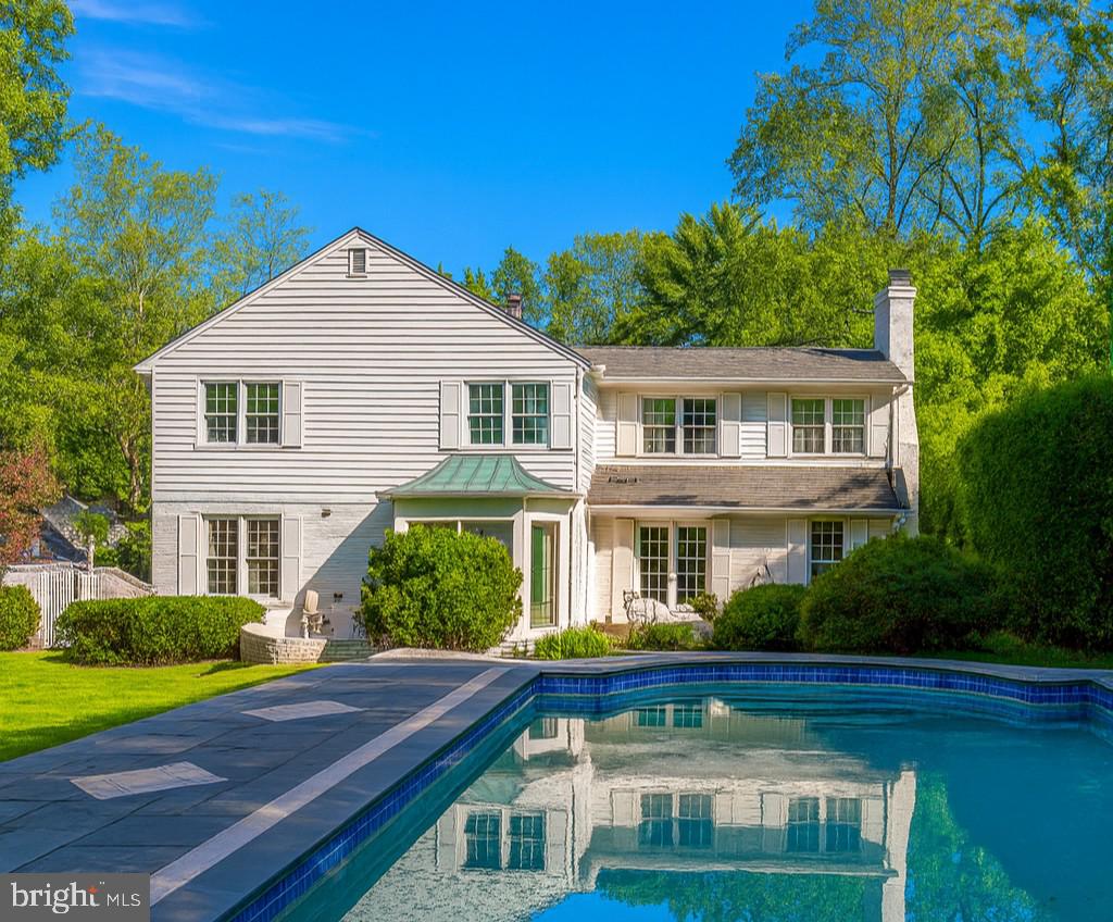 8801 LYNNHURST DR, FAIRFAX, Virginia 22031, 5 Bedrooms Bedrooms, 16 Rooms Rooms,3 BathroomsBathrooms,Residential,For sale,8801 LYNNHURST DR,VAFX2279422 MLS # VAFX2279422