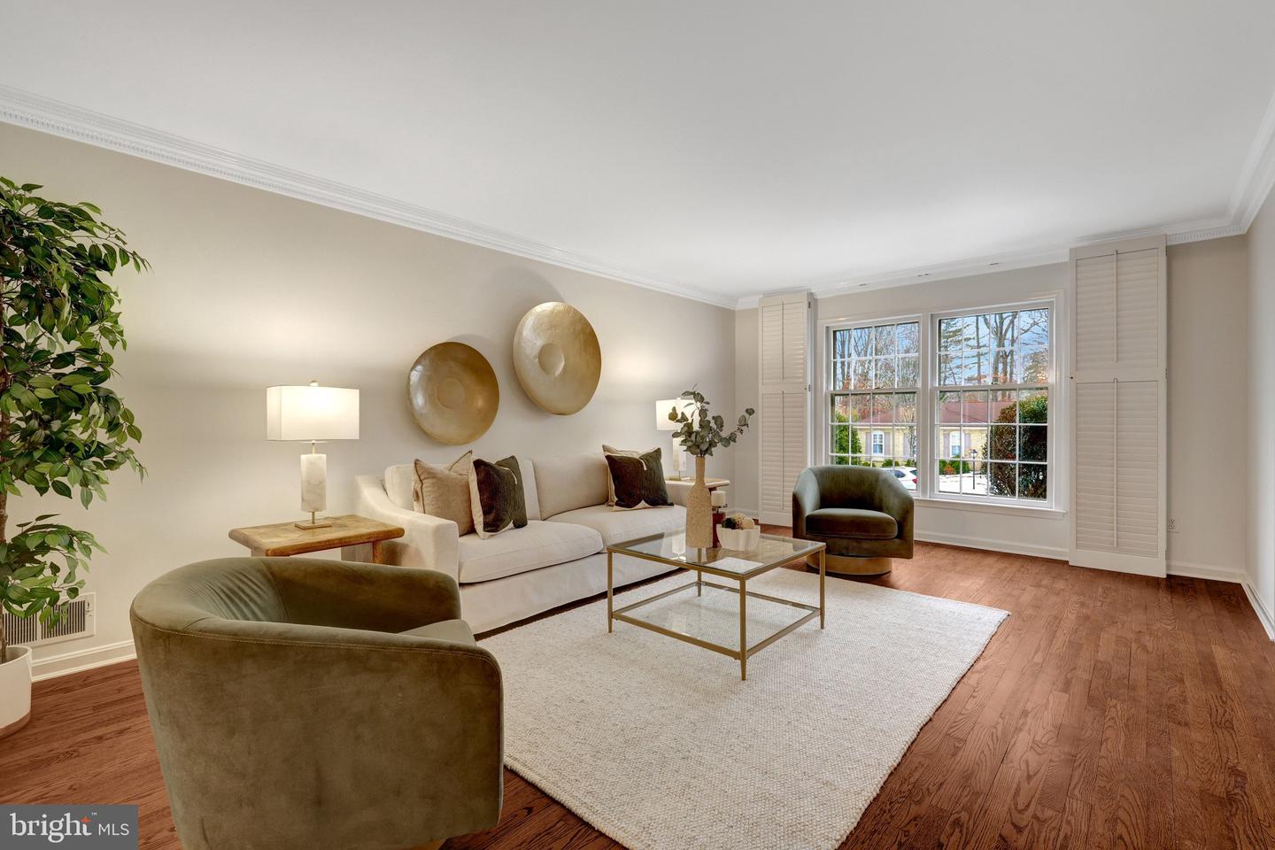 8801 LYNNHURST DR, FAIRFAX, Virginia 22031, 5 Bedrooms Bedrooms, 16 Rooms Rooms,3 BathroomsBathrooms,Residential,For sale,8801 LYNNHURST DR,VAFX2279422 MLS # VAFX2279422