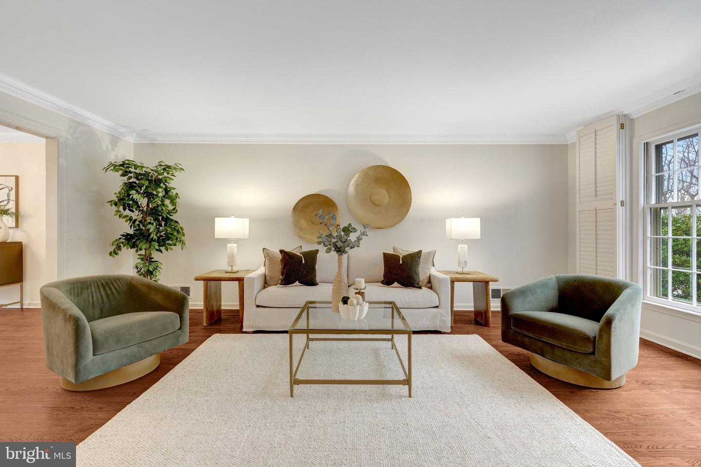 8801 LYNNHURST DR, FAIRFAX, Virginia 22031, 5 Bedrooms Bedrooms, 16 Rooms Rooms,3 BathroomsBathrooms,Residential,For sale,8801 LYNNHURST DR,VAFX2279422 MLS # VAFX2279422