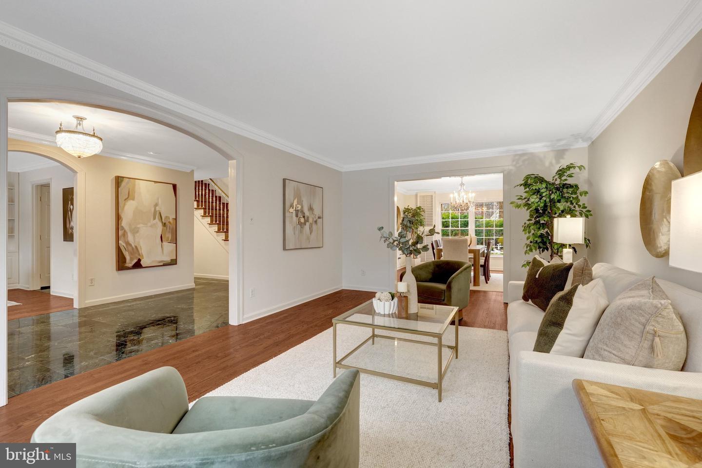 8801 LYNNHURST DR, FAIRFAX, Virginia 22031, 5 Bedrooms Bedrooms, 16 Rooms Rooms,3 BathroomsBathrooms,Residential,For sale,8801 LYNNHURST DR,VAFX2279422 MLS # VAFX2279422