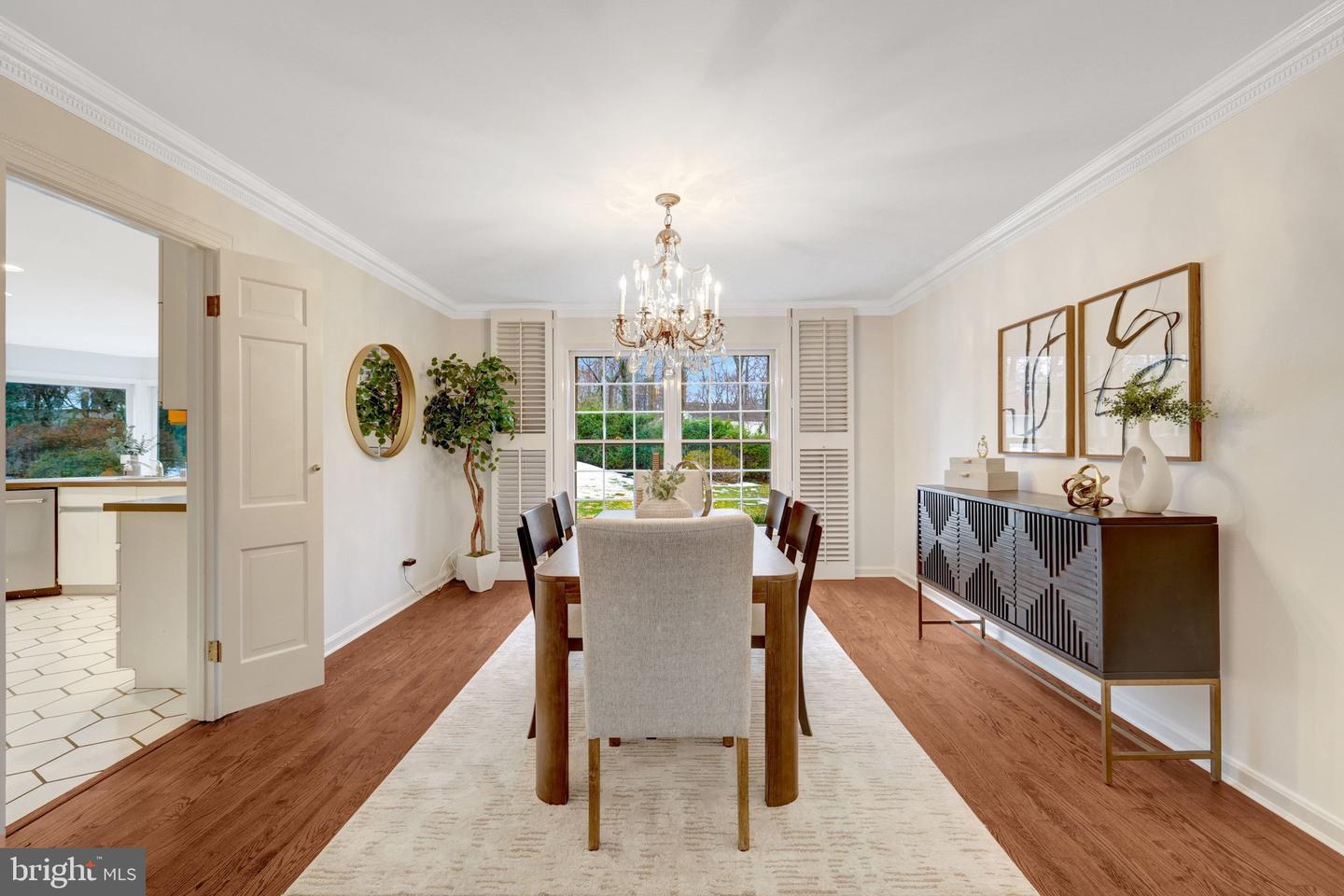 8801 LYNNHURST DR, FAIRFAX, Virginia 22031, 5 Bedrooms Bedrooms, 16 Rooms Rooms,3 BathroomsBathrooms,Residential,For sale,8801 LYNNHURST DR,VAFX2279422 MLS # VAFX2279422