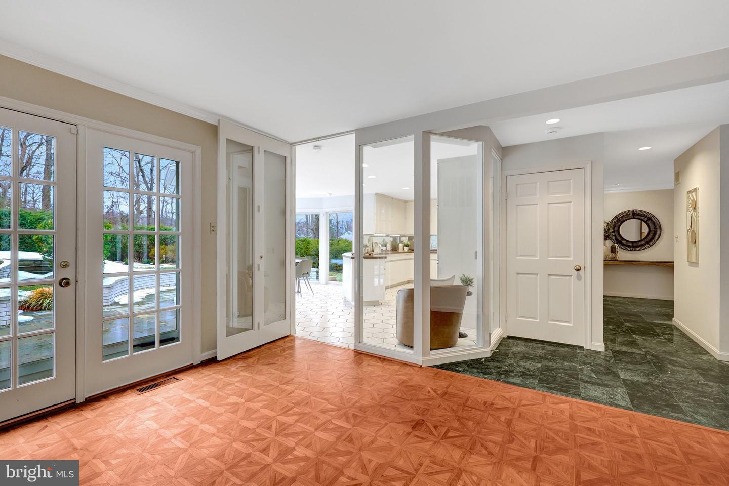 8801 LYNNHURST DR, FAIRFAX, Virginia 22031, 5 Bedrooms Bedrooms, 16 Rooms Rooms,3 BathroomsBathrooms,Residential,For sale,8801 LYNNHURST DR,VAFX2279422 MLS # VAFX2279422