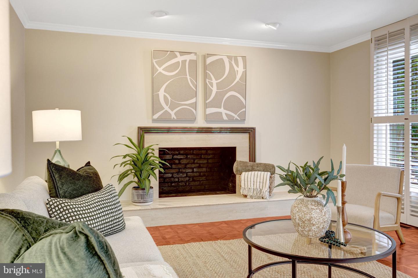 8801 LYNNHURST DR, FAIRFAX, Virginia 22031, 5 Bedrooms Bedrooms, 16 Rooms Rooms,3 BathroomsBathrooms,Residential,For sale,8801 LYNNHURST DR,VAFX2279422 MLS # VAFX2279422