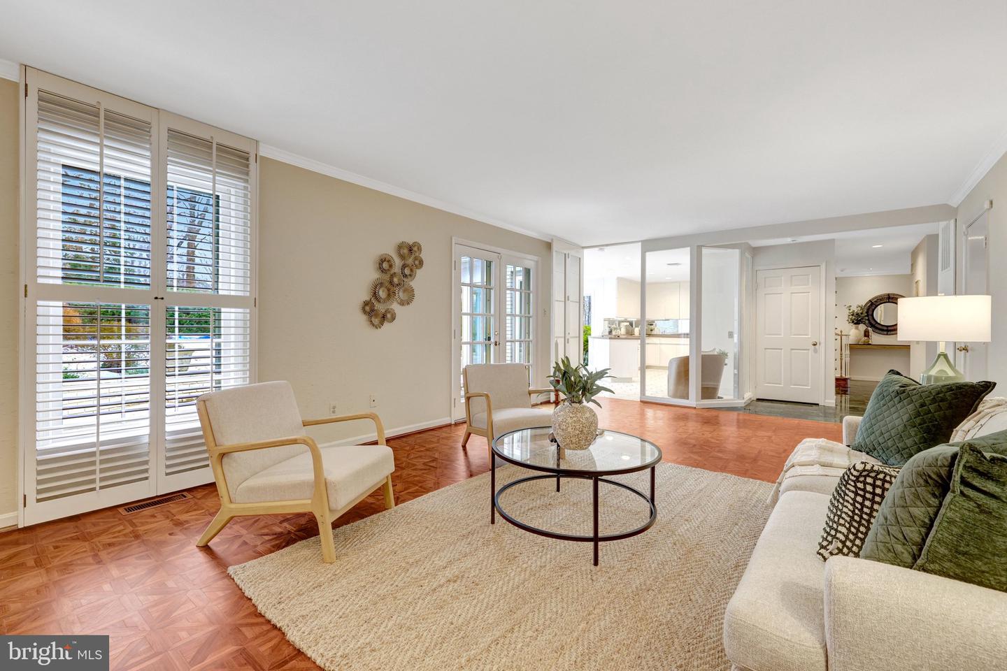 8801 LYNNHURST DR, FAIRFAX, Virginia 22031, 5 Bedrooms Bedrooms, 16 Rooms Rooms,3 BathroomsBathrooms,Residential,For sale,8801 LYNNHURST DR,VAFX2279422 MLS # VAFX2279422